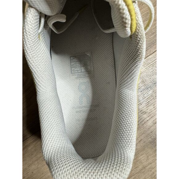 Mint! ON Cloud Cloudventure Waterproof Yellow/Pearl Women's Sz 8.5 *SMALL FIT** - Picture 6 of 10